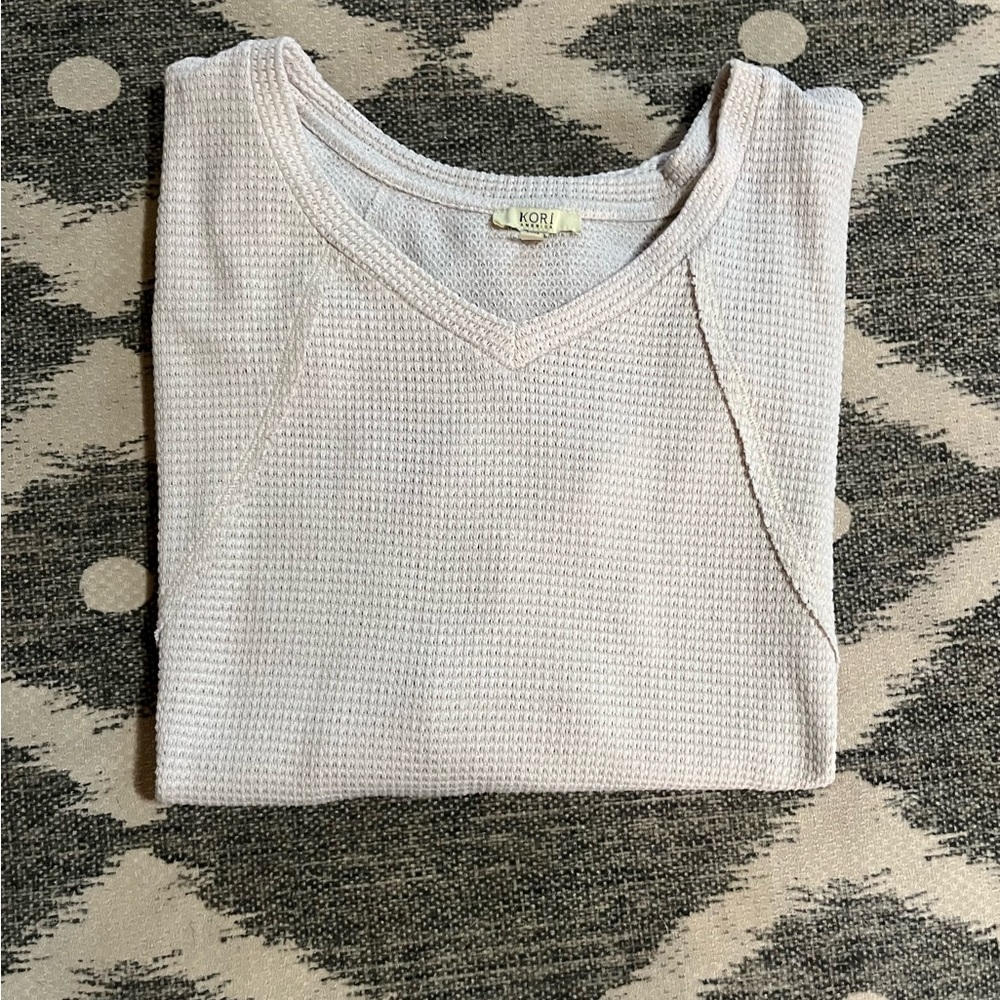 Kori waffle weave medium sized shirt with pockets